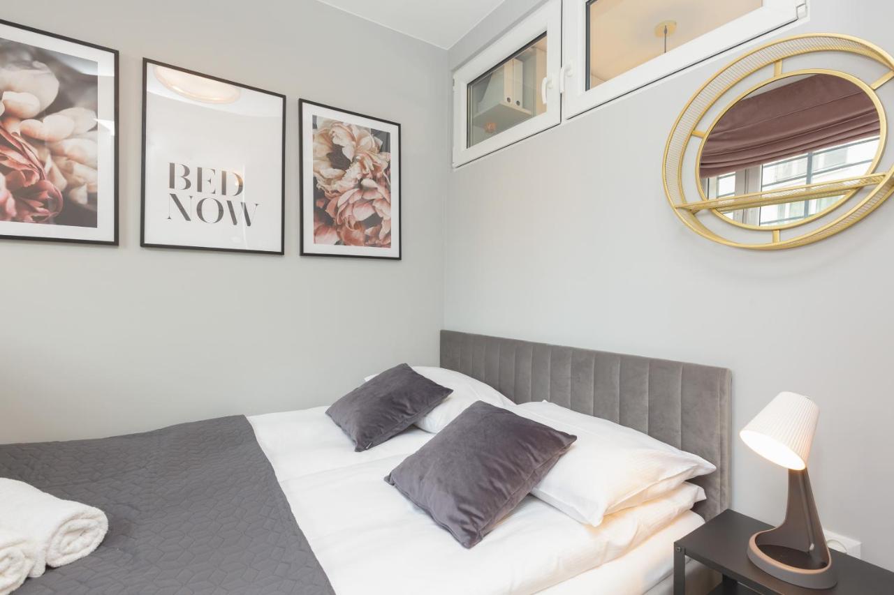 City Center Apartment Near The Vistula By Noclegi Renters Varšava Exteriér fotografie