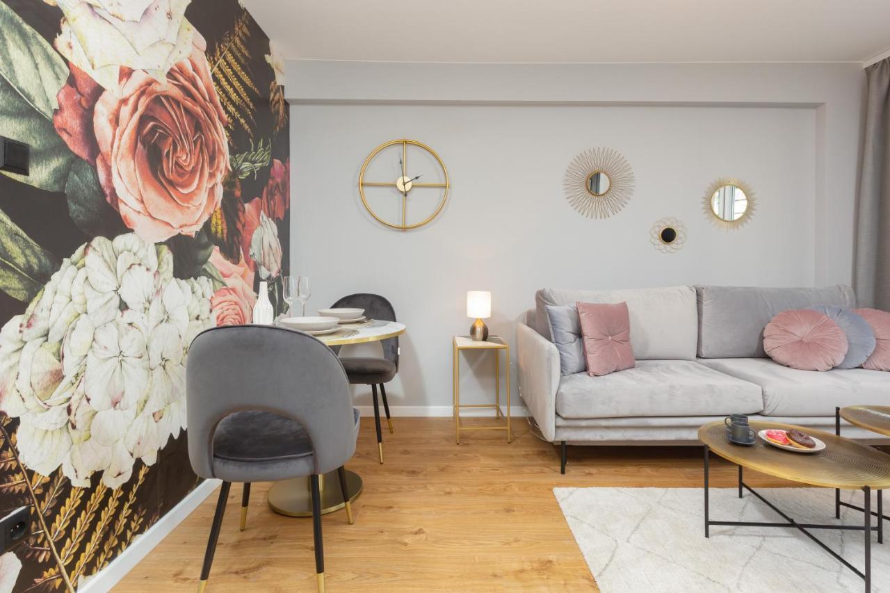 City Center Apartment Near The Vistula By Noclegi Renters Varšava Exteriér fotografie